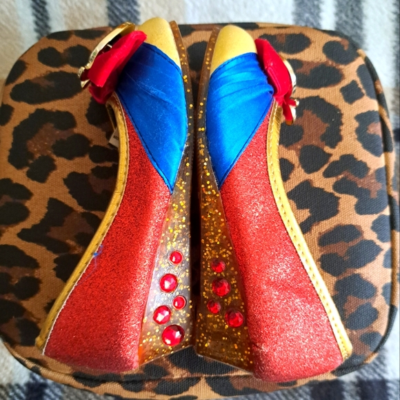 [SOLD] Snow White Shoes - Picture 6 of 8